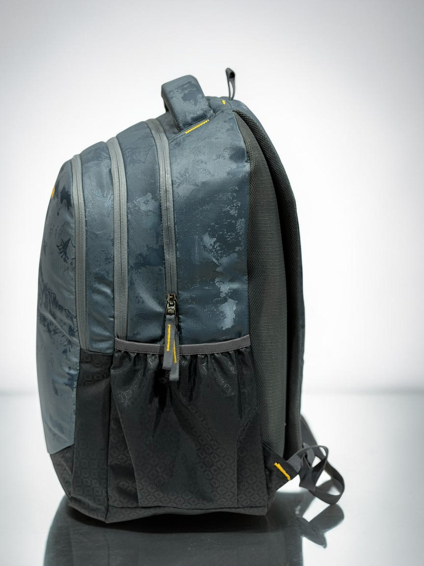 MAGNA 40L BACKPACK