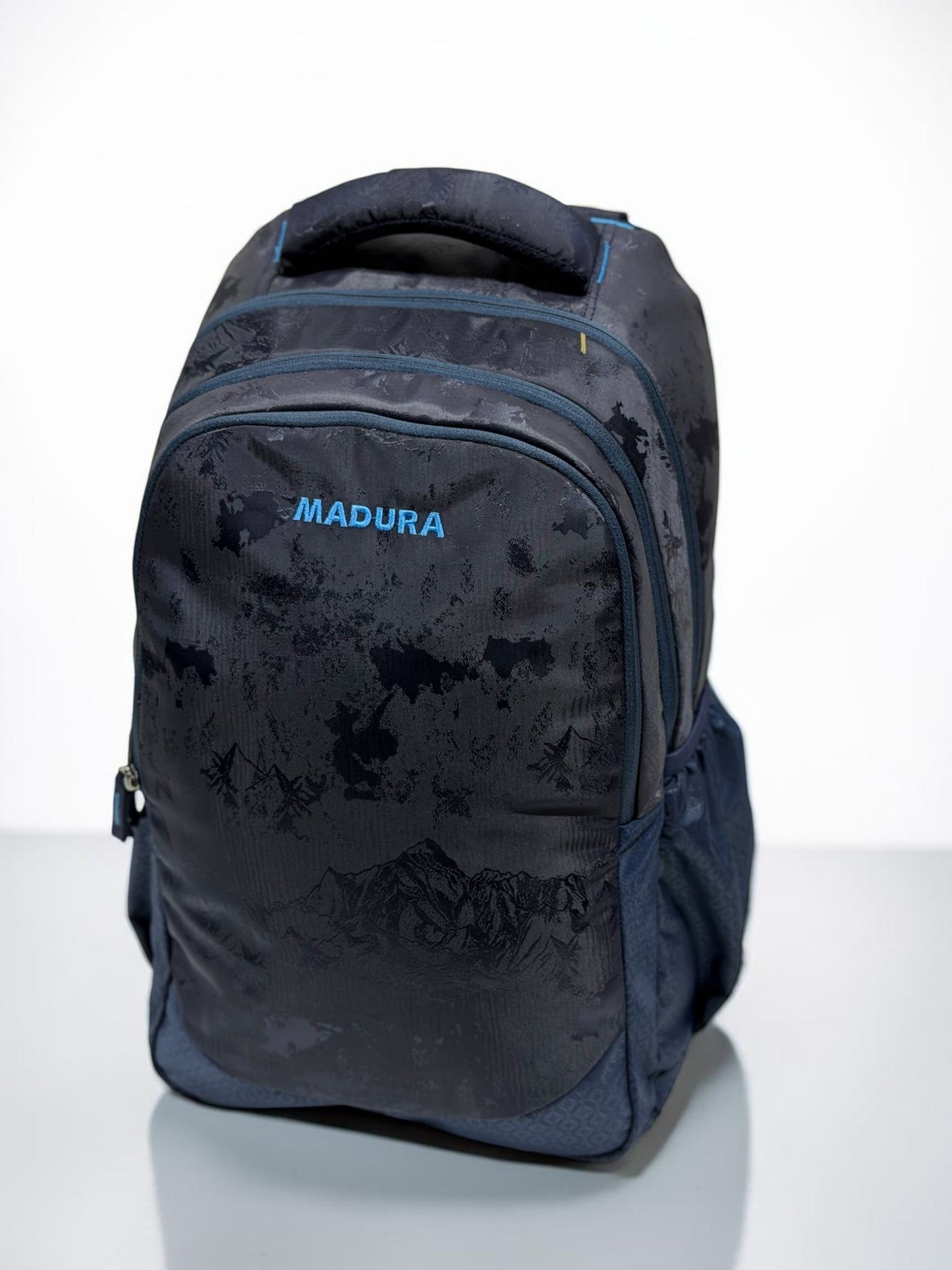 MAGNA 40L BACKPACK