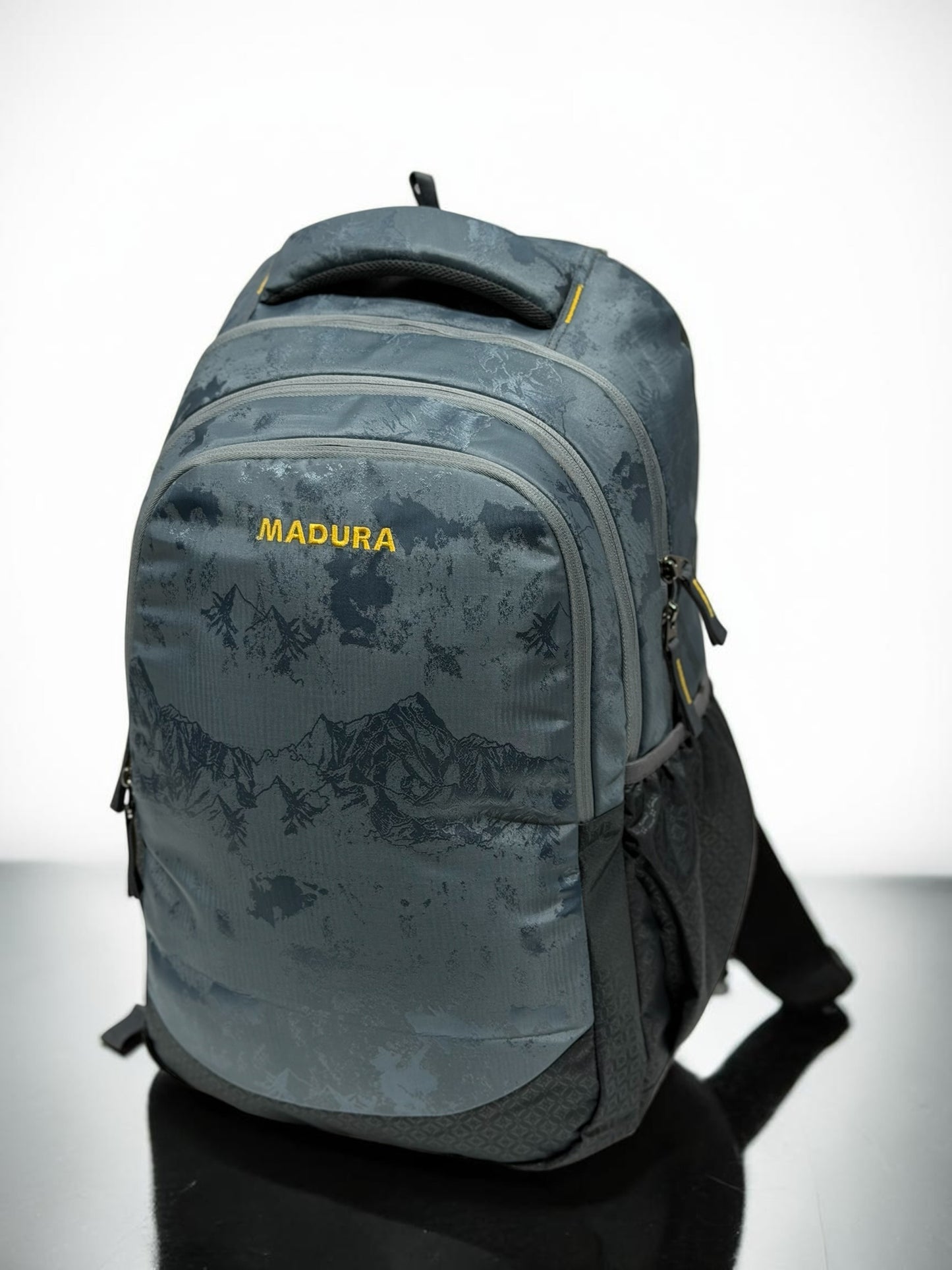 MAGNA 40L BACKPACK