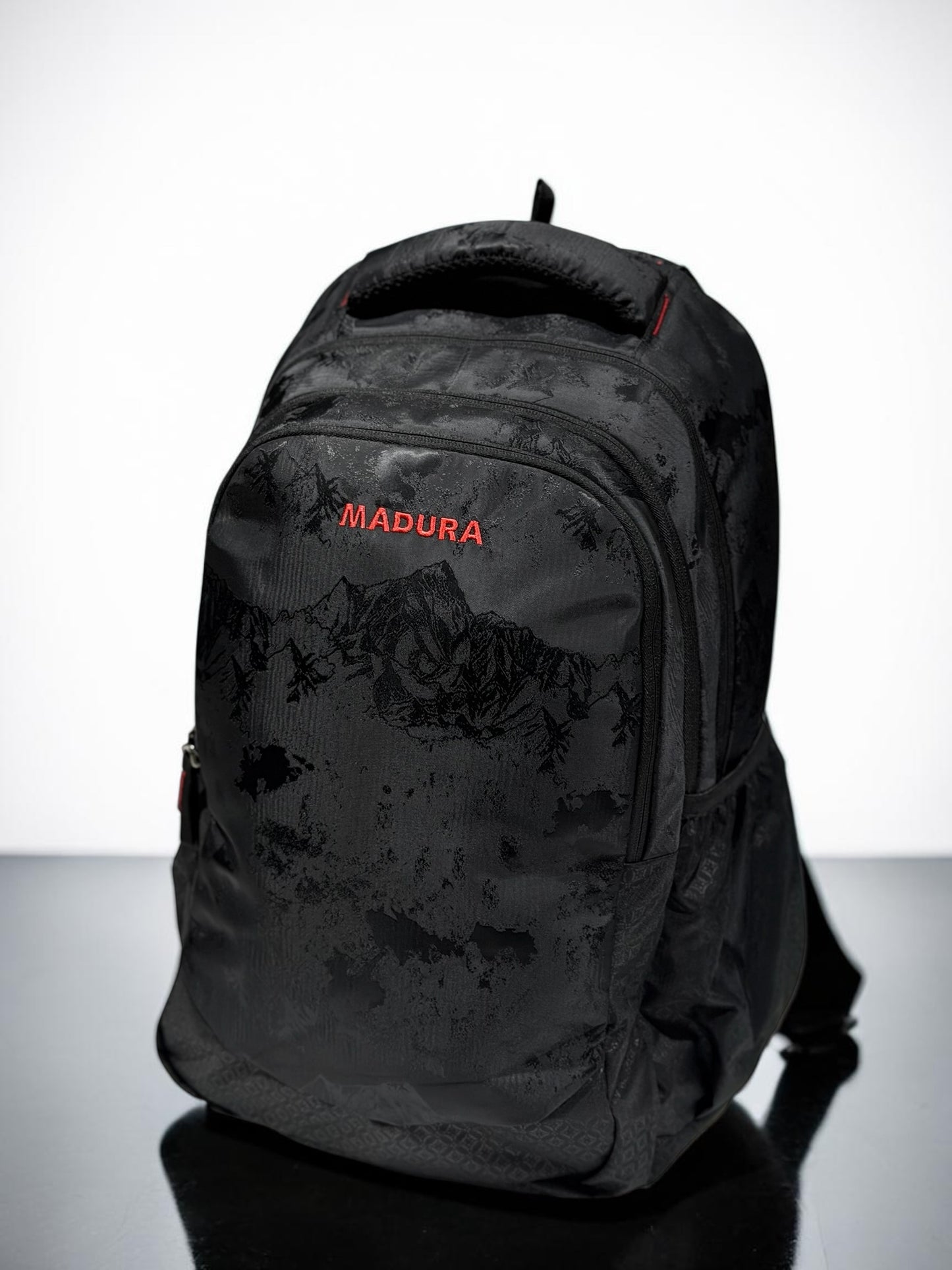 MAGNA 40L BACKPACK
