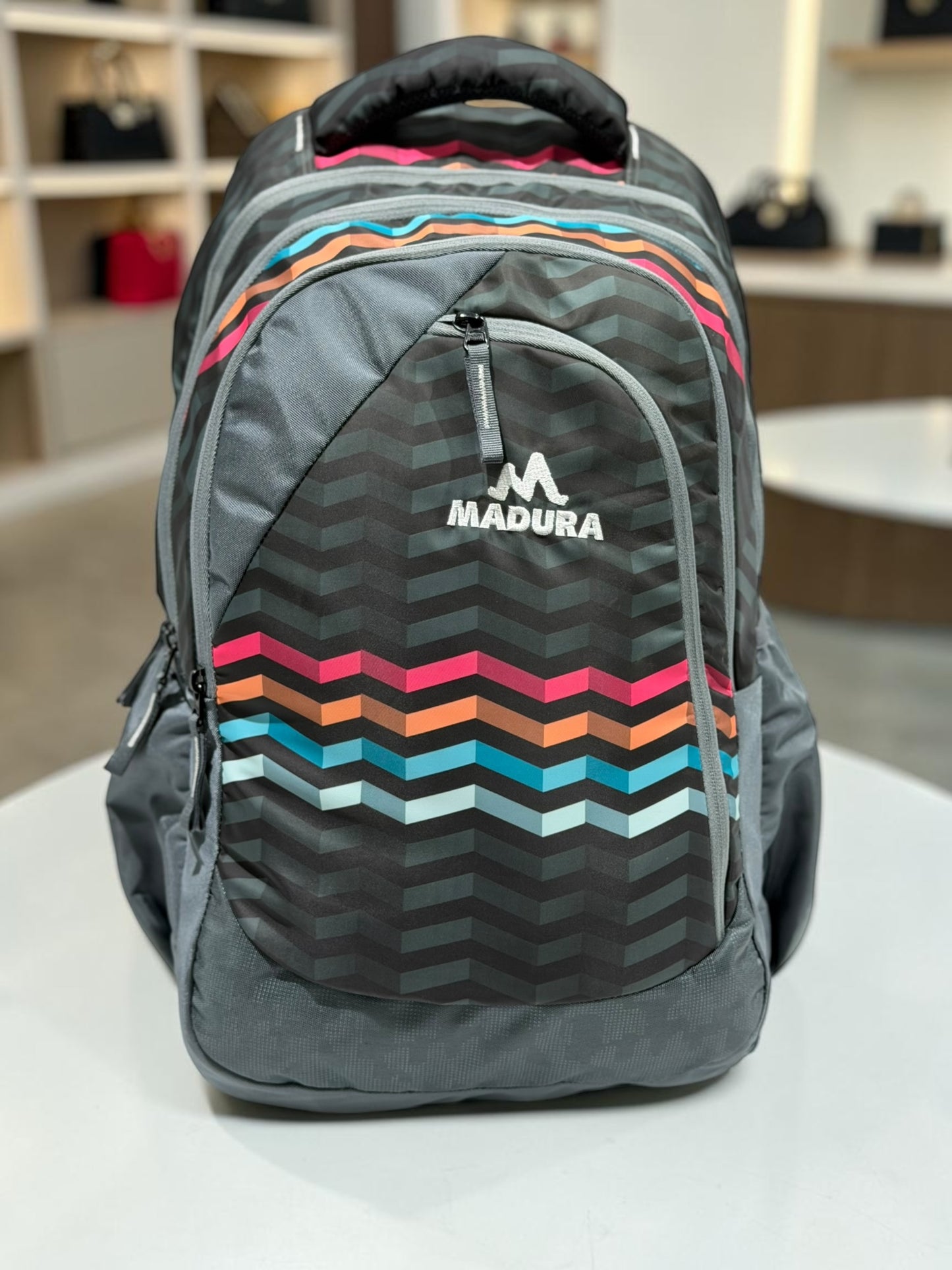 MAGNA 02